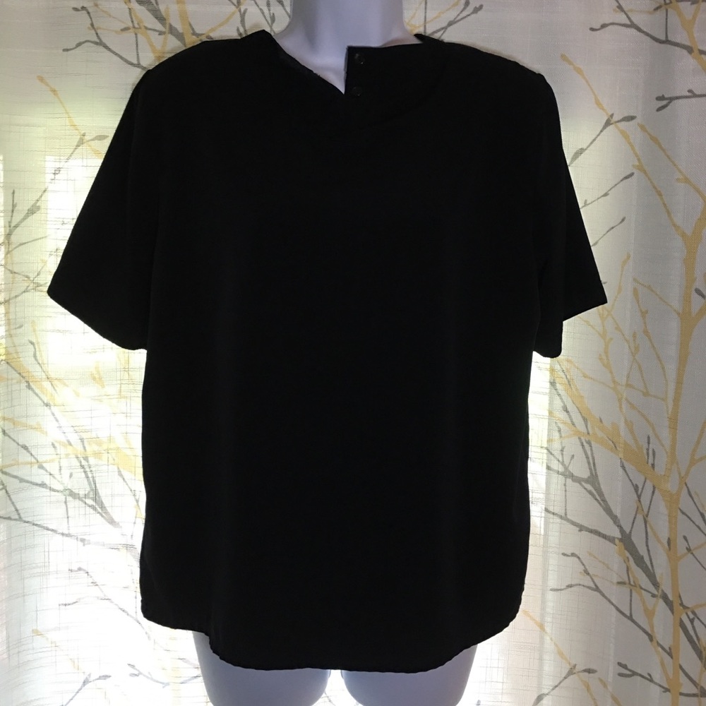 Black Short-sleeved Satiny Shirt